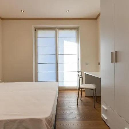 Rogaro Corinna * Cadenabbia