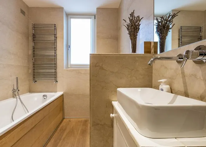 Rogaro Corinna Cadenabbia